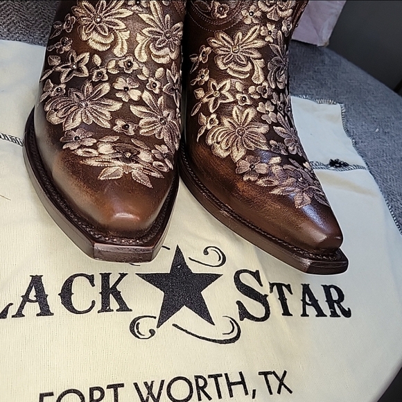 Cream and Brown Heeled Boots with Intricate Embroidery - Picture 4 of 9